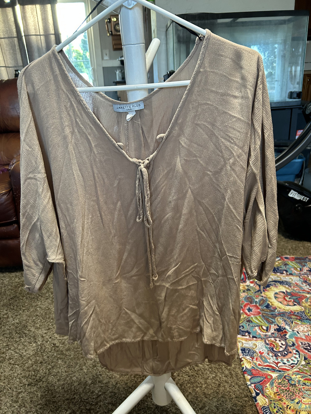 Janette Plus USA Brown V-Neck Tie Front Blouse Plus Size 2X or 3X?